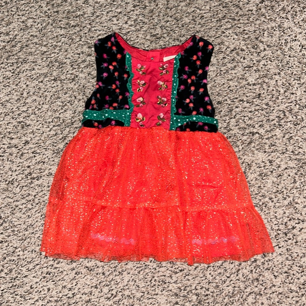Matilda Jane gorgeous girls size 6 holiday sparkle top! Looks so adorable on!